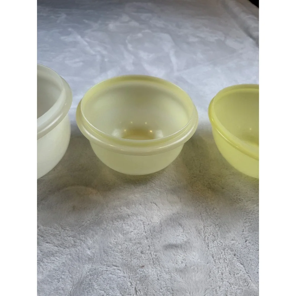 Tupperware Wonderlier Bowls Set of 3 Yellow‎ Mixing Serving Vintage